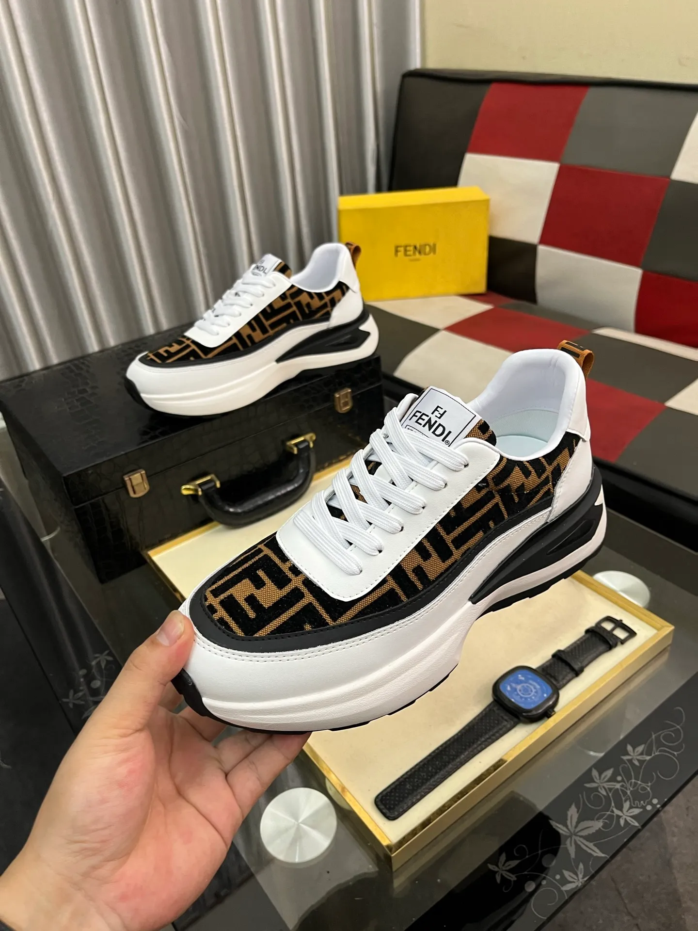 Men's shoes💰458⌚️⌚️[FENDI-FENDI] Classic men's casual shoes🔥New product nowadays, made of cowhide + breathable fabric, comfortable pigskin lining. The perfect last shape and generous and fashionable design have attracted the favor of many consumers. 🔥Number of sizes: 38-444️⃣Colors available